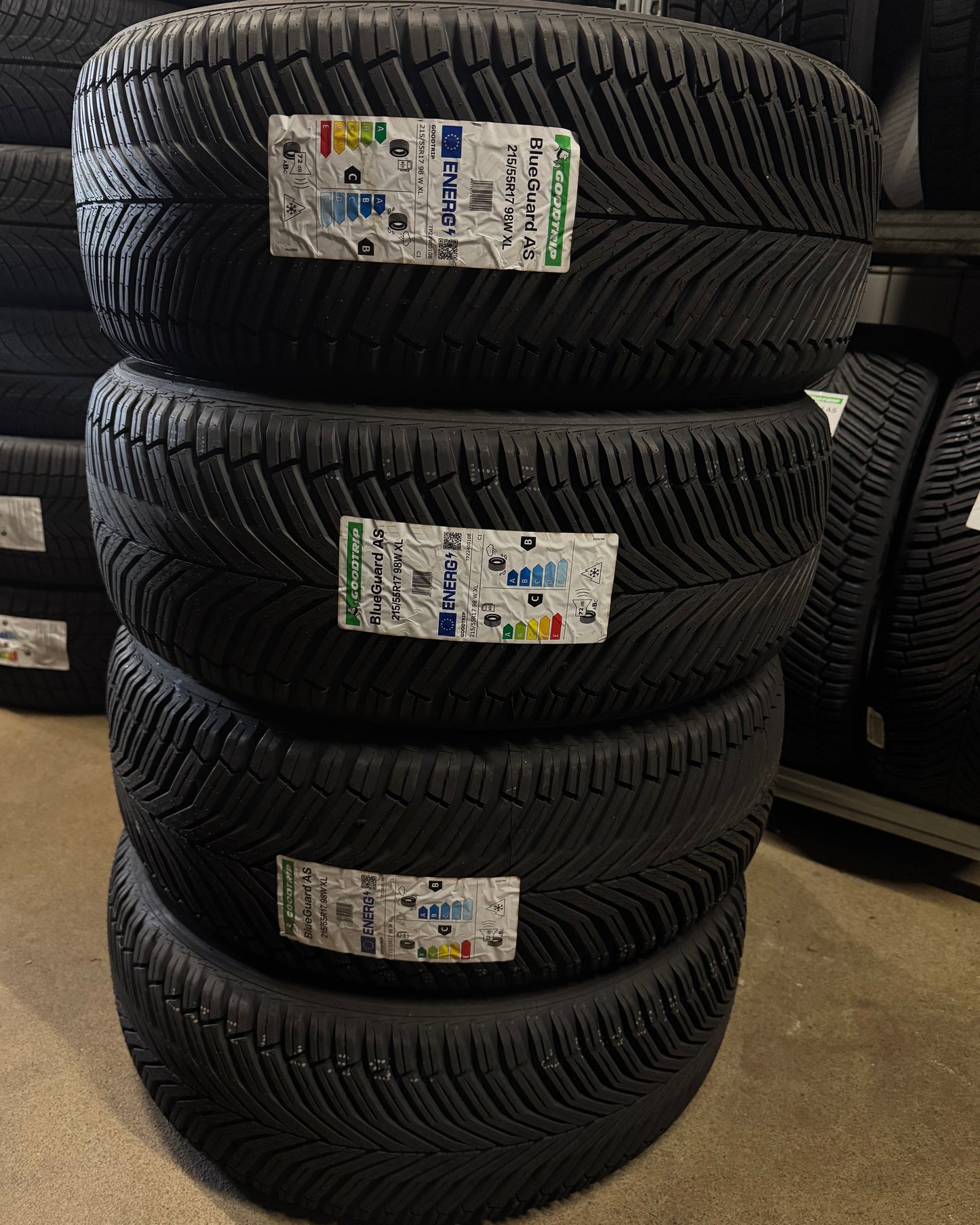 215/55/R17 Ganzjahresreifen Neu inklusive Montage Allwetterreifen