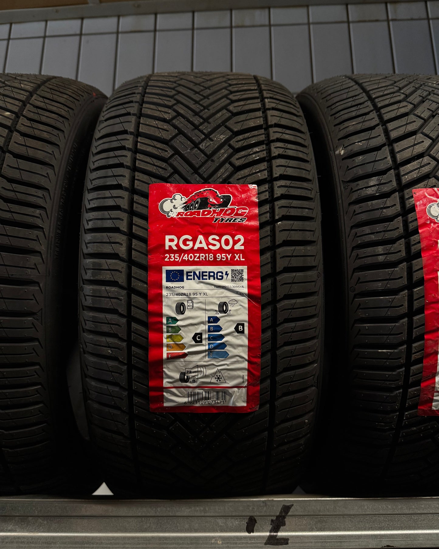 235/40/R18 Ganzjahresreifen Neu inklusive Montage Allwetterreifen